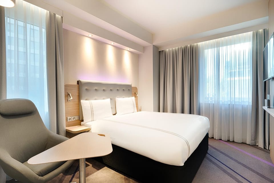 Standard Double Room | In-room safe, blackout drapes, soundproofing, iron/ironing board