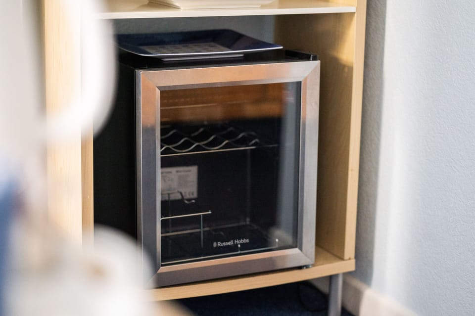 Superior Double Deluxe :The Blue Room | Mini-refrigerator