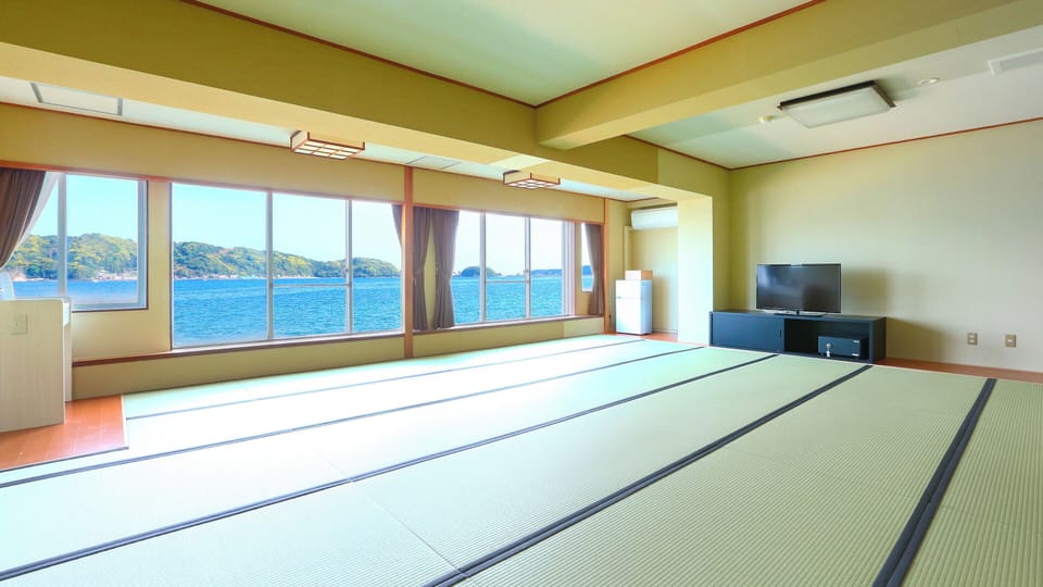 Standard Japanese-Style-Room with 20 Tatami mats - Shared Bathroom - Non-Smoking | In-room safe, blackout drapes