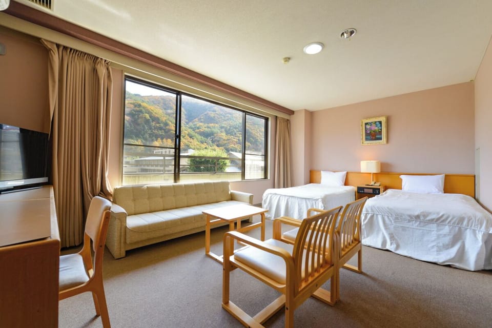 [Fuji / Main Building] Western Style Twin Room, Smoking | Bed sheets