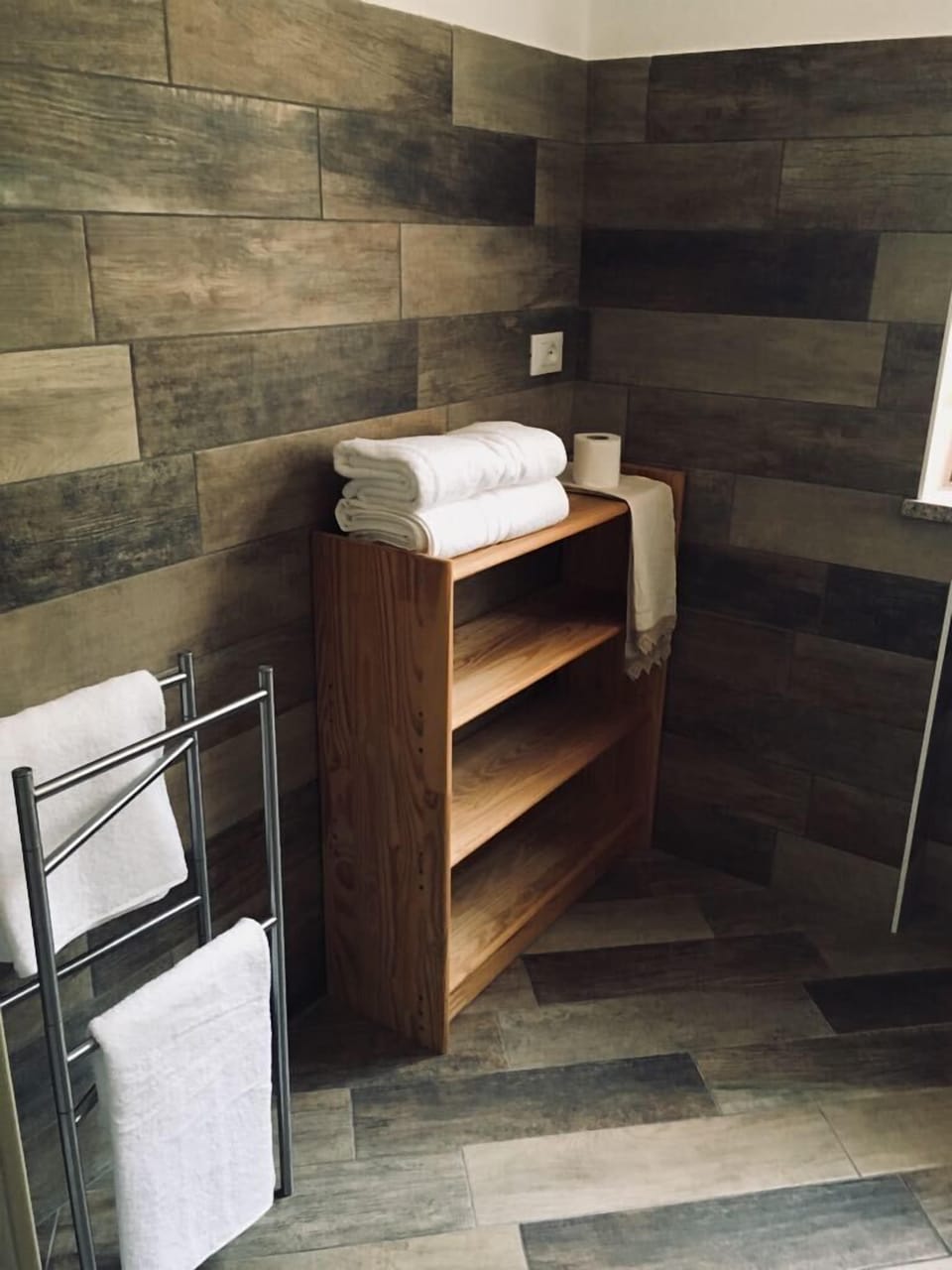 Apartment, 2 Bedrooms | Bathroom amenities | Shower, free toiletries, hair dryer, slippers