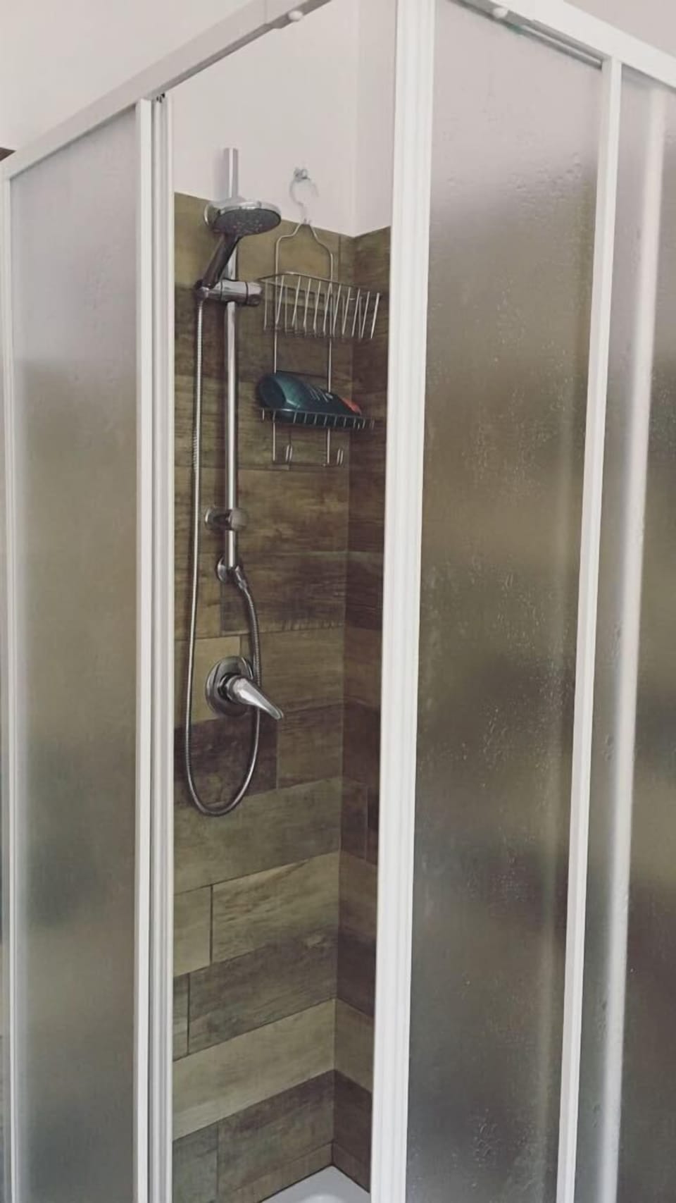 Apartment, 2 Bedrooms | Bathroom shower