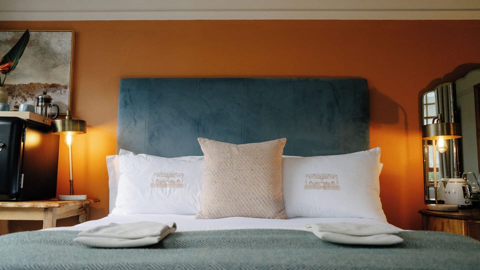 Nautilus: Medium, sea/mountain view | Bathroom | Free toiletries, hair dryer, towels