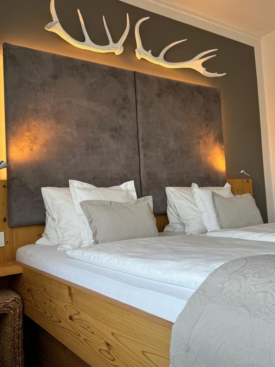 Superior Double Room, Balcony, Mountain View | In-room safe, iron/ironing board, free WiFi, bed sheets