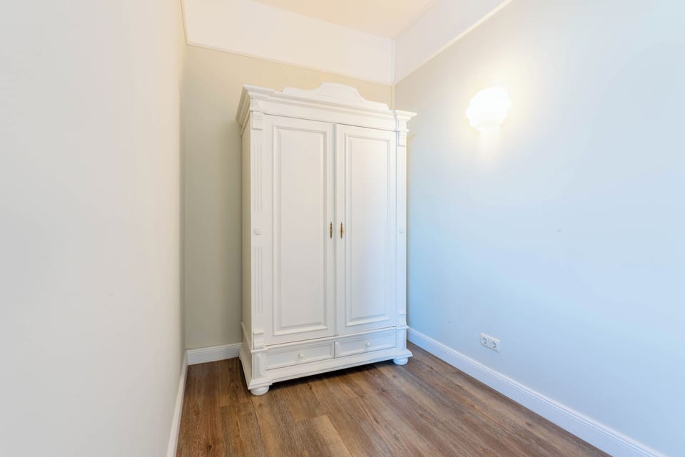 Room, 1 Queen Bed | Hypo-allergenic bedding, cribs/infant beds, free WiFi, bed sheets