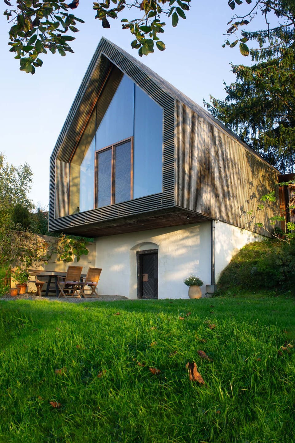 House exterior, front glass facade.