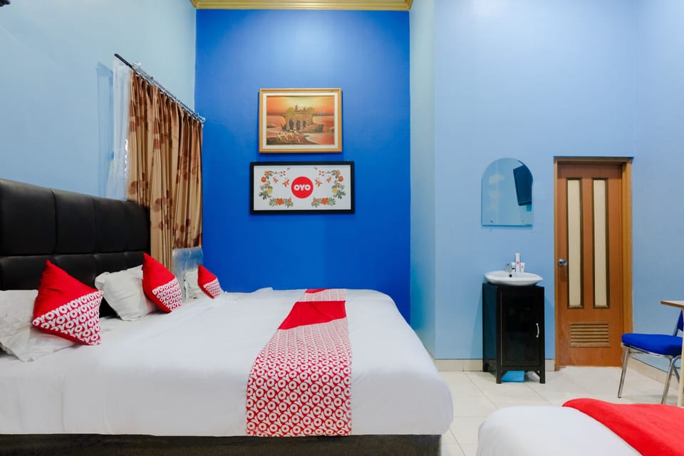 Family Suite, 2 Double Beds | Desk, free WiFi, bed sheets, wheelchair access