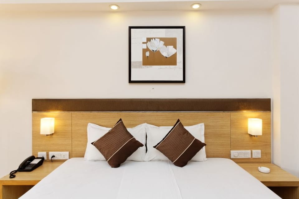 Premium bedding, minibar, individually furnished, desk