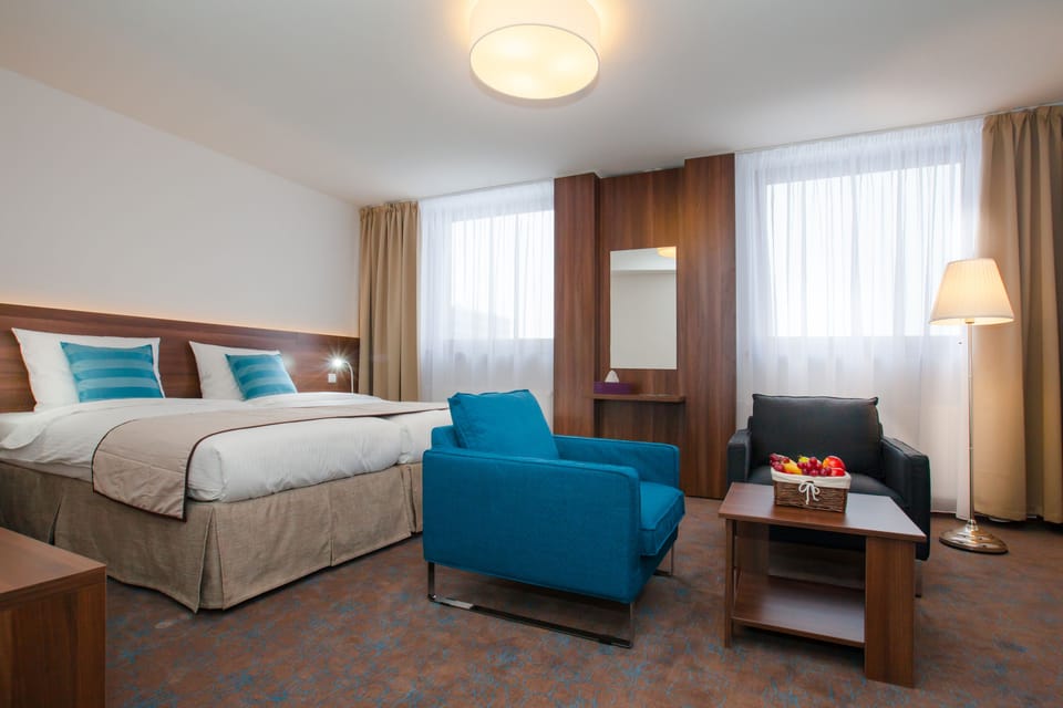 Exclusive Double Room | 1 bedroom, minibar, in-room safe, desk