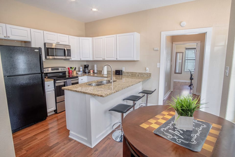 House (2 Bedrooms) | Private kitchen | Fridge, microwave, oven, cleaning supplies
