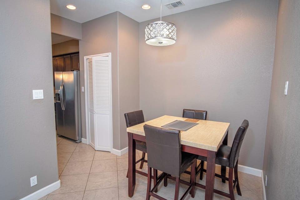House (3 Bedrooms) | Dining