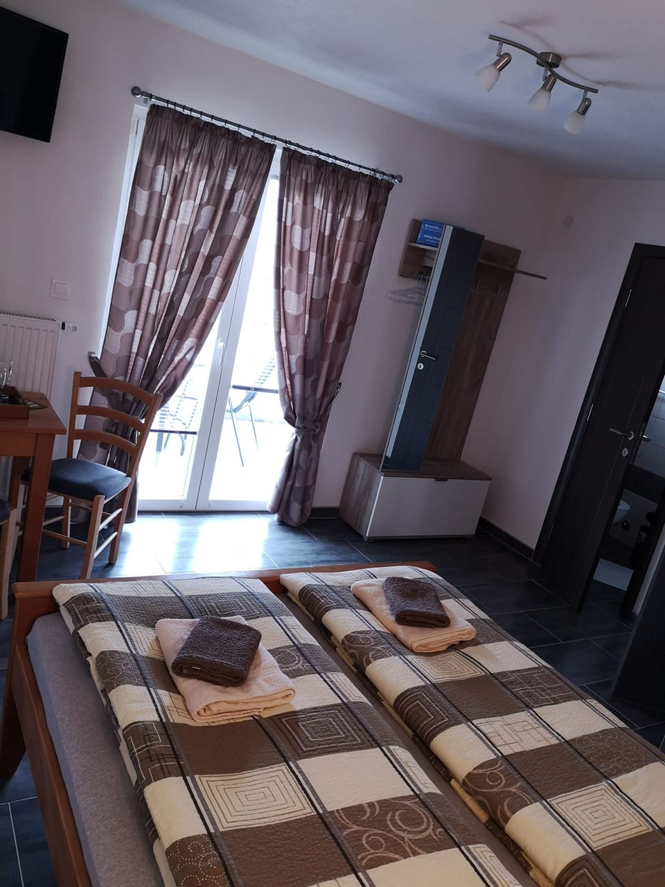Standard Double Room, 1 Queen Bed | Blackout drapes, soundproofing, free WiFi, bed sheets