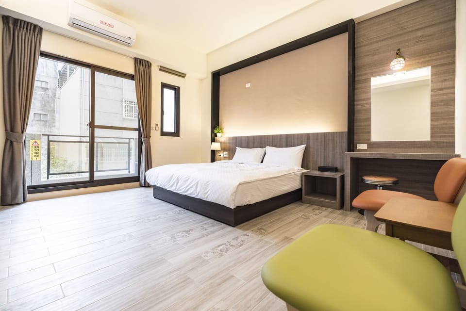 Elite Double Room | Desk, blackout drapes, soundproofing, free WiFi