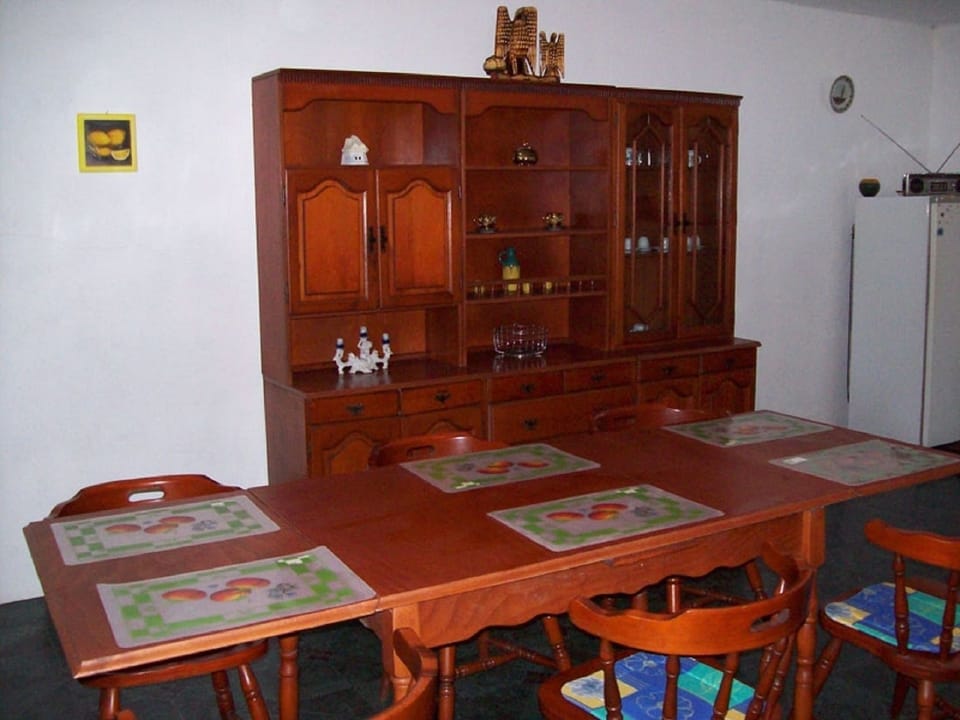 Apartment, Garden View | In-room dining