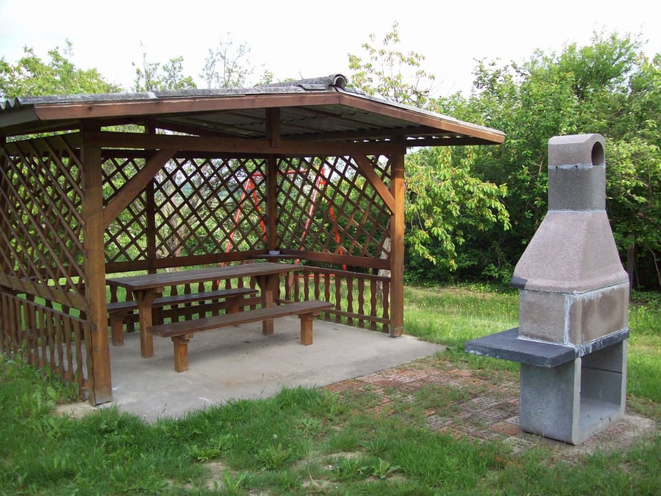 BBQ/picnic area