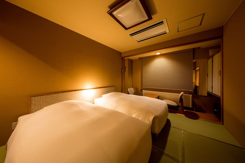 Twin Room | In-room safe, free WiFi