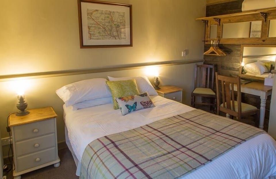 Double or Twin Room | 7 bedrooms, iron/ironing board (on request), WiFi (free), bed sheets