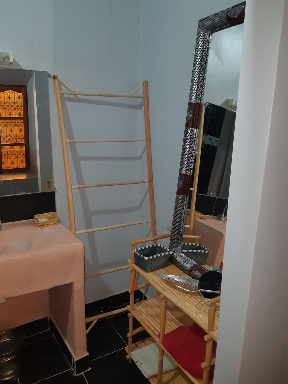 Comfort Double Room, 1 Double Bed | Bathroom | Shower, rainfall showerhead, free toiletries, hair dryer