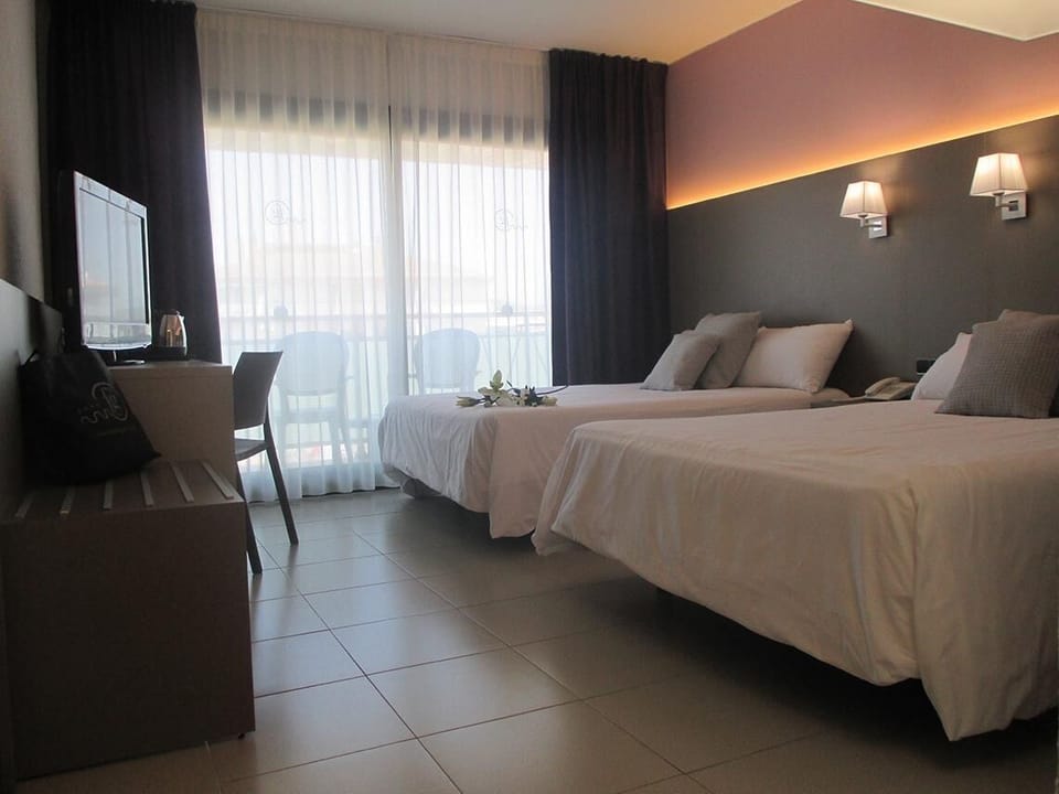 Superior Room, Pool View | Desk, iron/ironing board (on request), WiFi (free), bed sheets