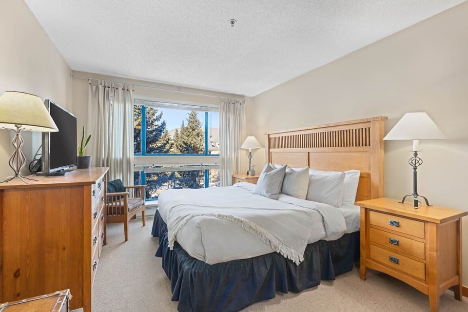 Bright Master Bedroom With Ensuite