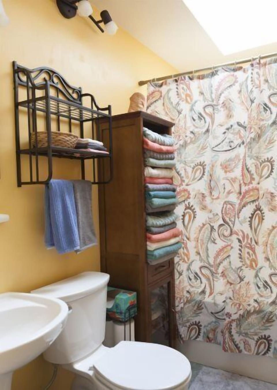 Main Floor Full Bathroom