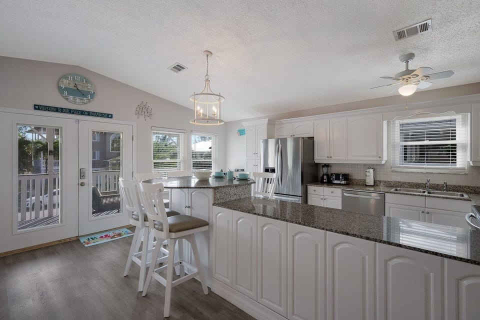 House, 3 Bedrooms | Private kitchen | Coffee/tea maker, toaster