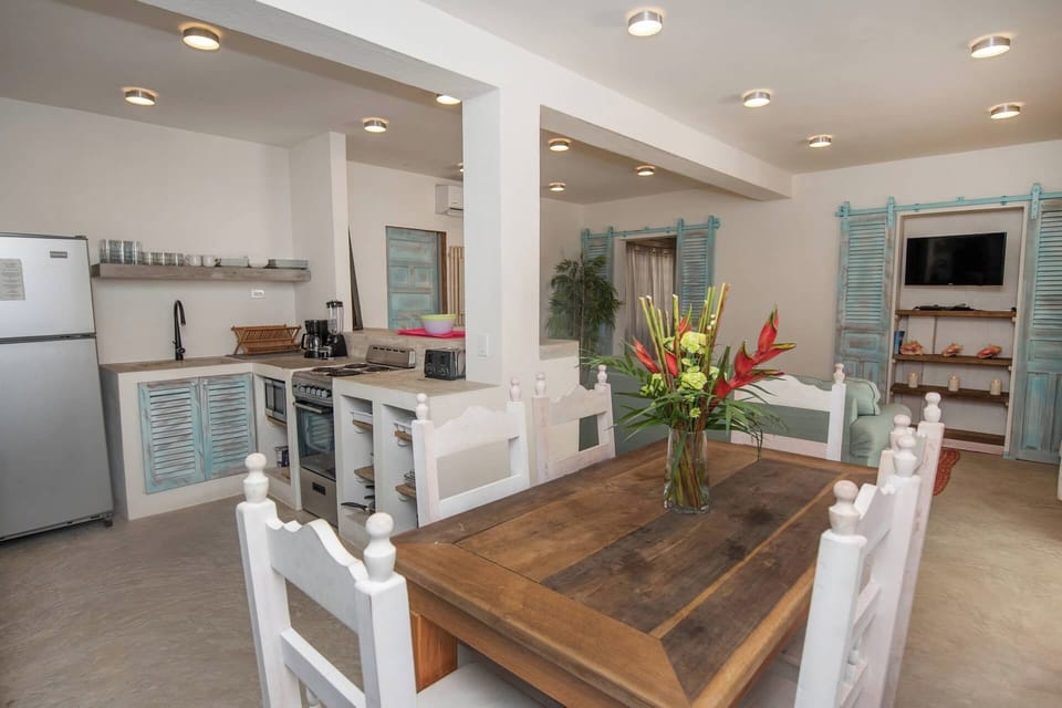 Comfort Apartment, 3 Bedrooms, Beach View (Villa 1) | Private kitchen | Full-size fridge, microwave, oven, stovetop