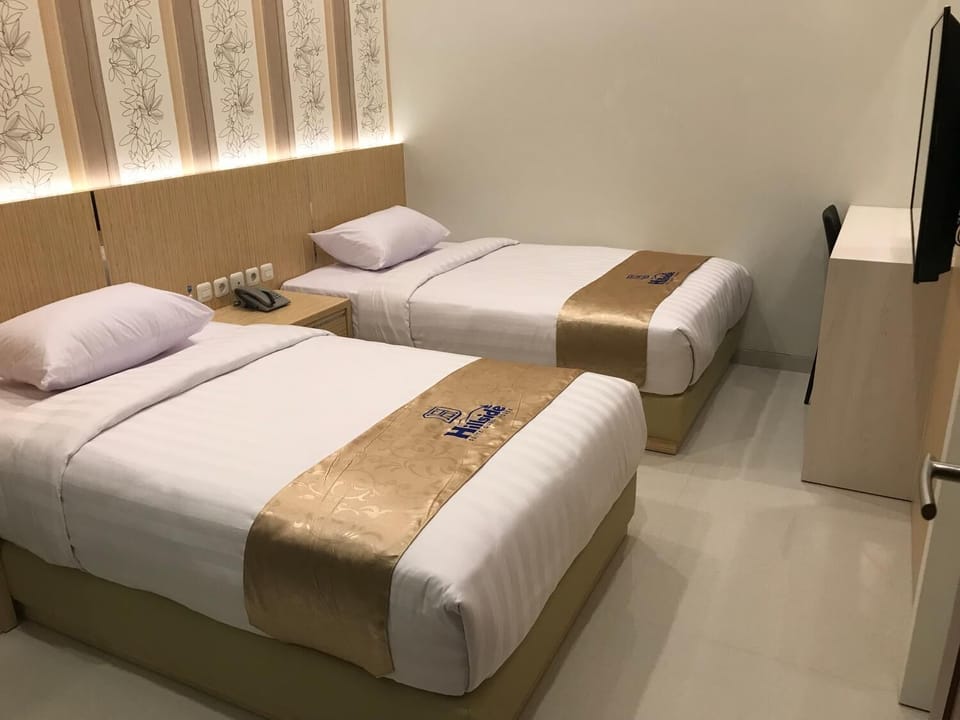 Premium bedding, desk, free WiFi, bed sheets