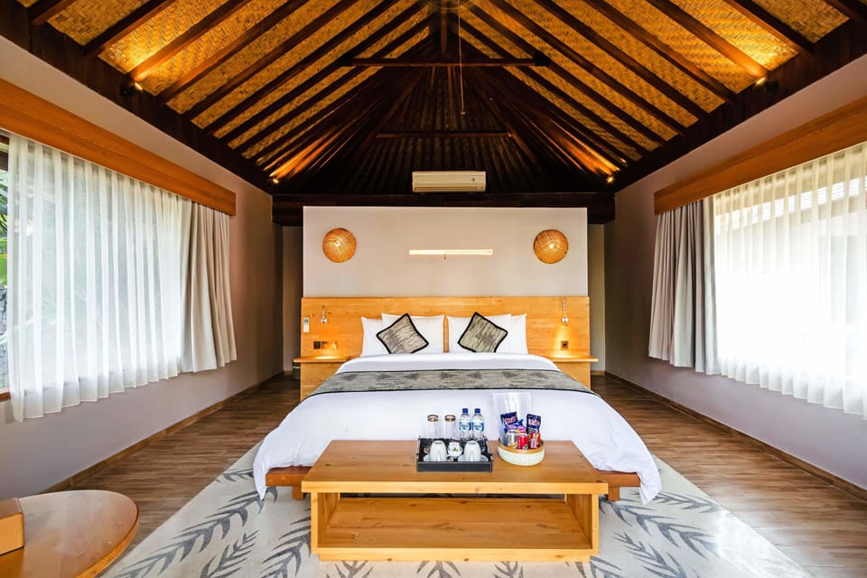 Bungalow | Free minibar, in-room safe, individually decorated