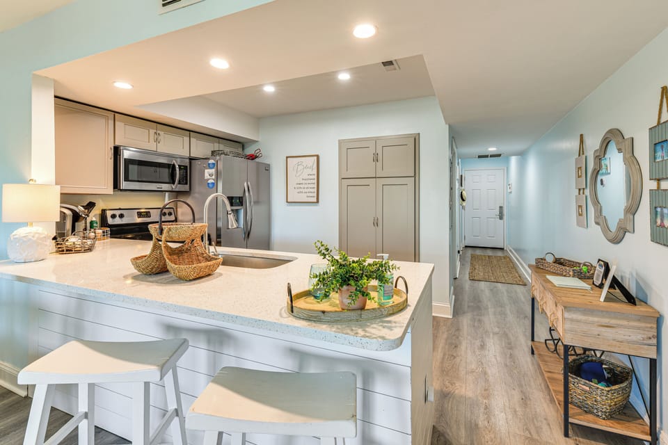 Kitchen | Main Floor | Keurig | Dishwasher