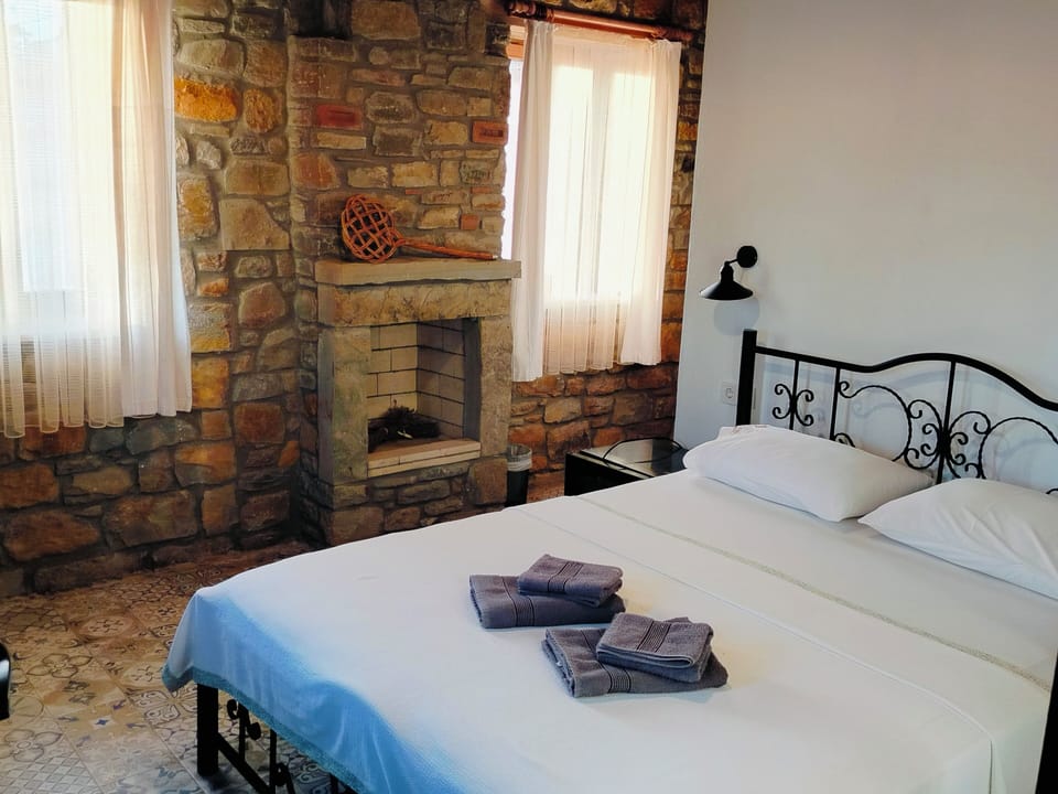 Double Room | Premium bedding, free WiFi, bed sheets
