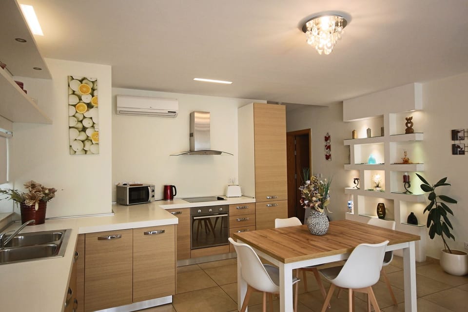 Fully equipped kitchen