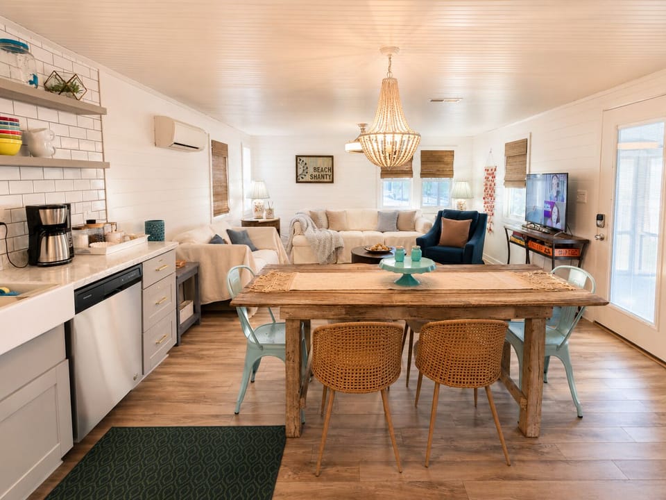 Dining area, with plenty of comfortable seating
