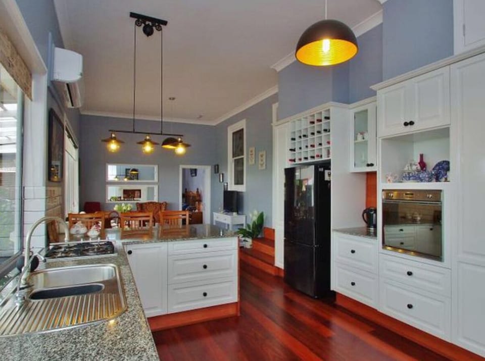 House, Multiple Bedrooms, Mountain View | Private kitchen | Full-size fridge, microwave, oven, stovetop