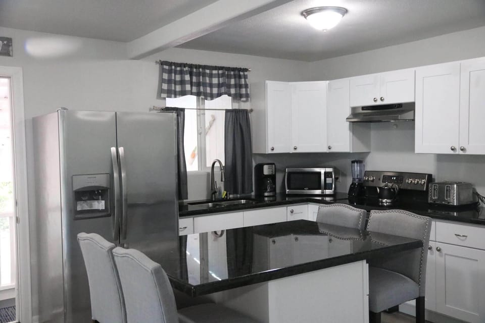 Granite Kitchen, new appliances
