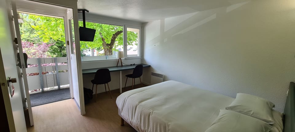Standard Room, 1 Twin Bed | Desk, free WiFi, bed sheets