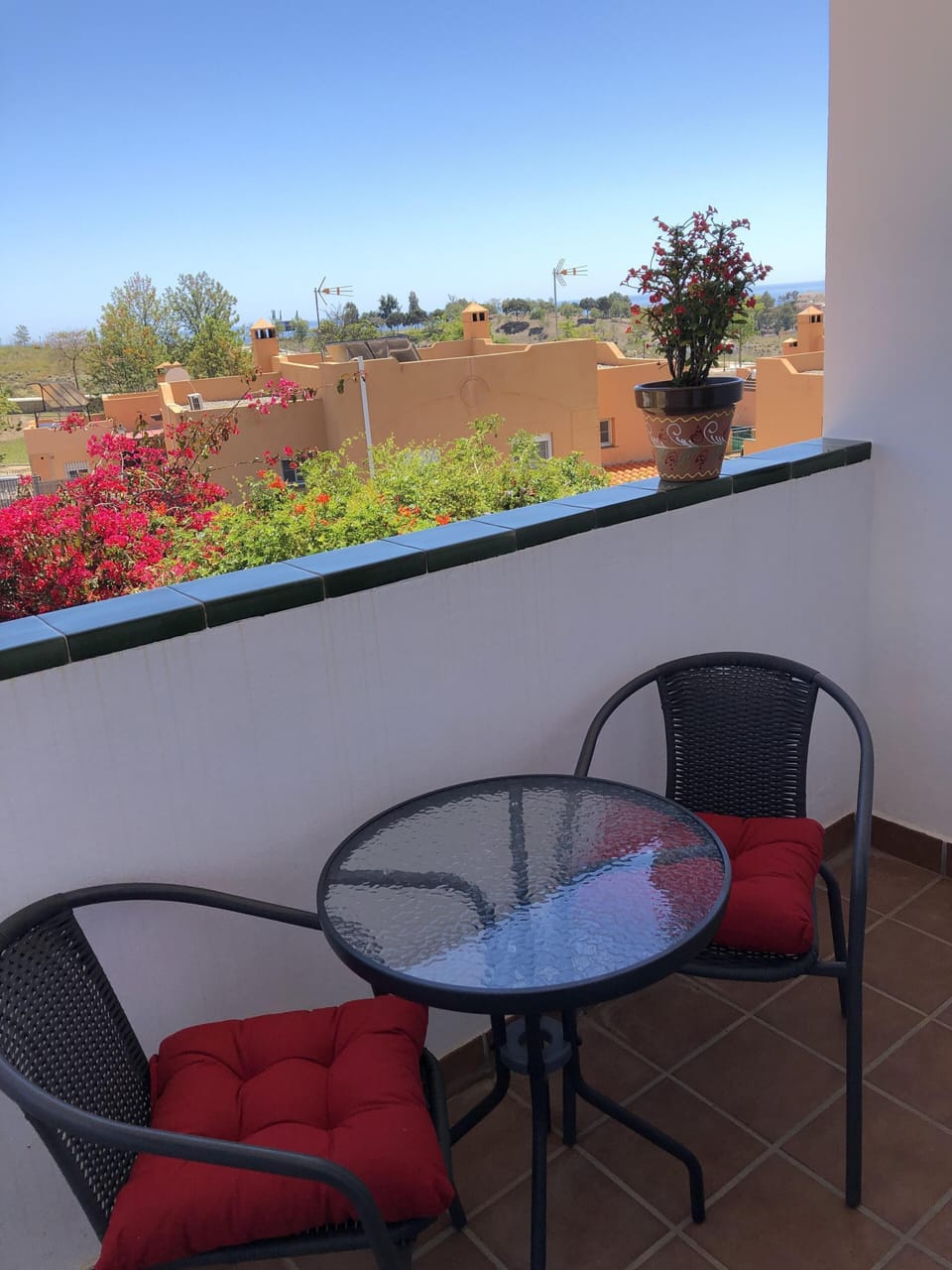 6 sun loungers with covers , bbq and outside dining area, fridge and seating