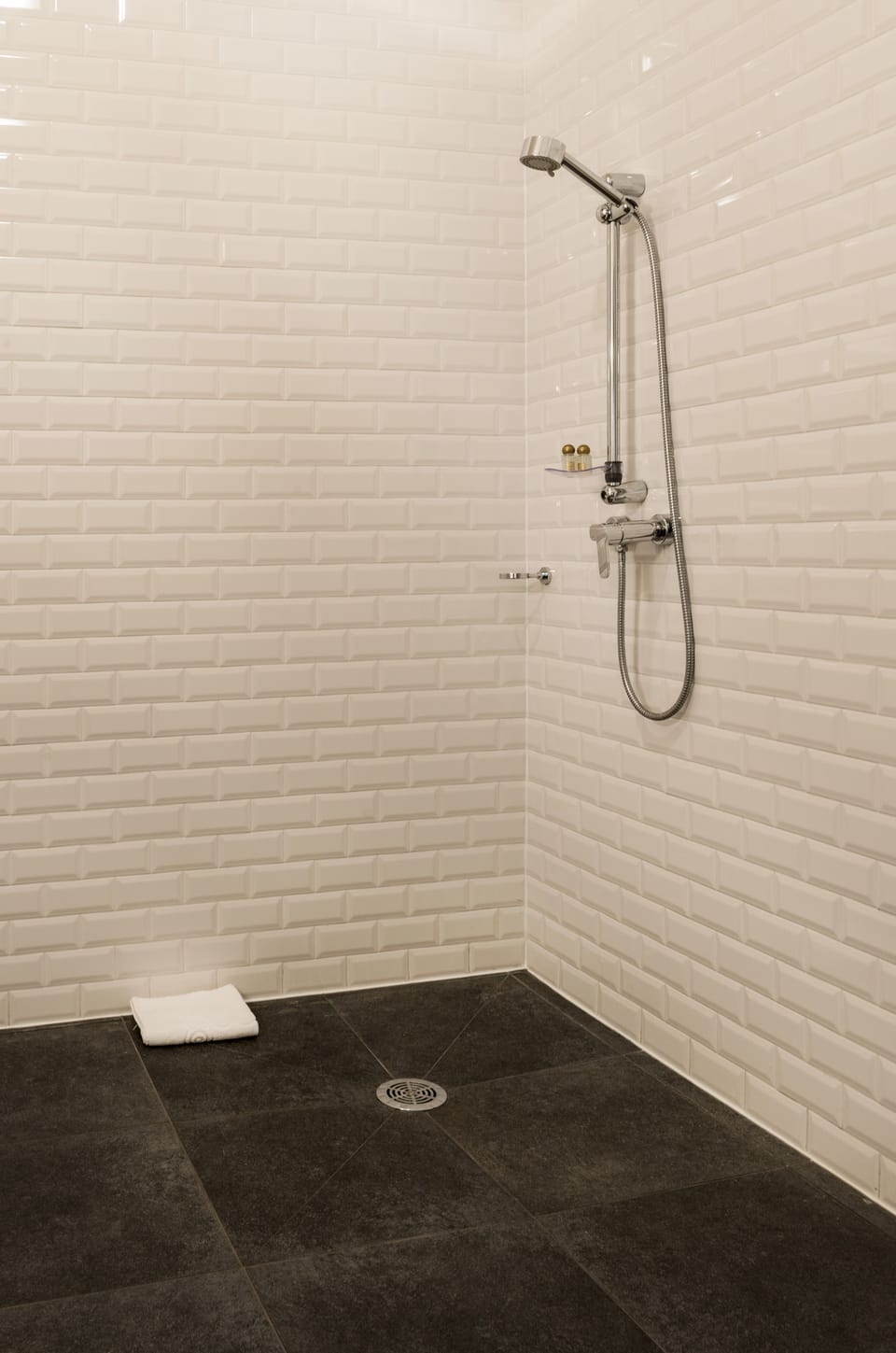 Single Room, Accessible, Ground Floor | In-room safe, desk, blackout drapes, free WiFi