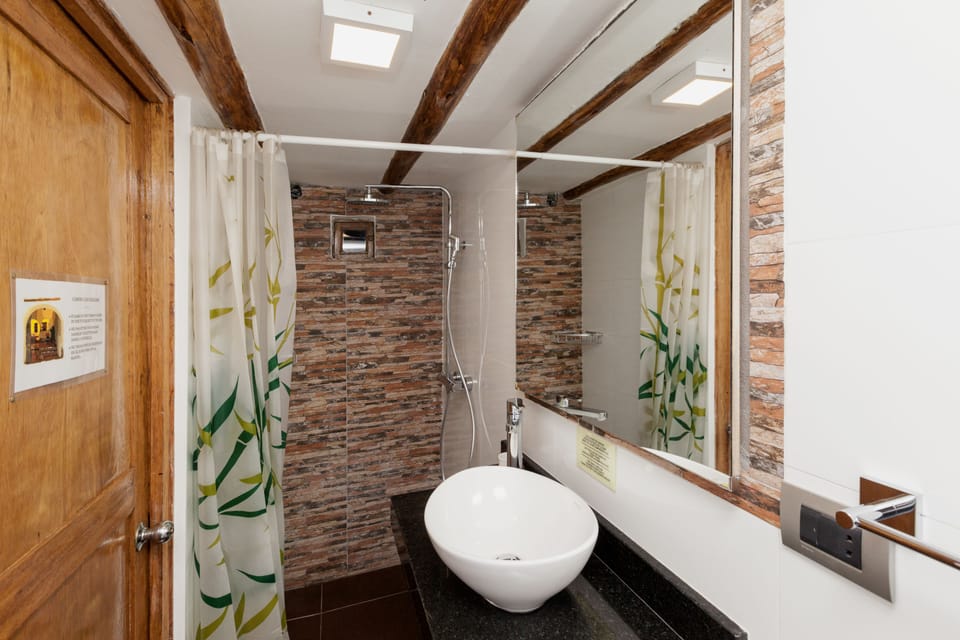 Superior Room, 1 Queen Bed, City View | Bathroom | Shower, rainfall showerhead, free toiletries, hair dryer