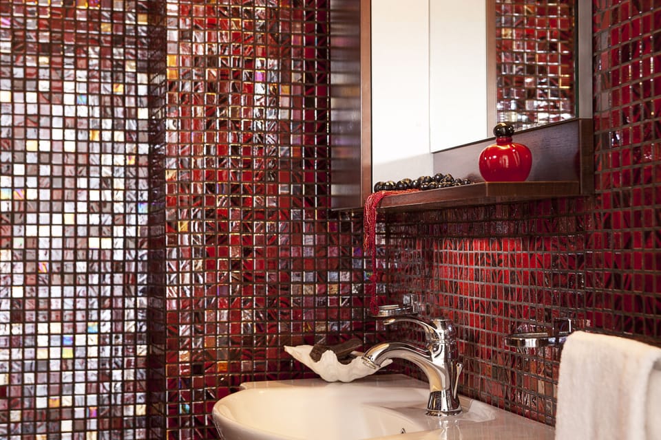 Junior Suite, Jetted Tub, Sea View, Caldera View | Bathroom | Shower, free toiletries, hair dryer, bathrobes