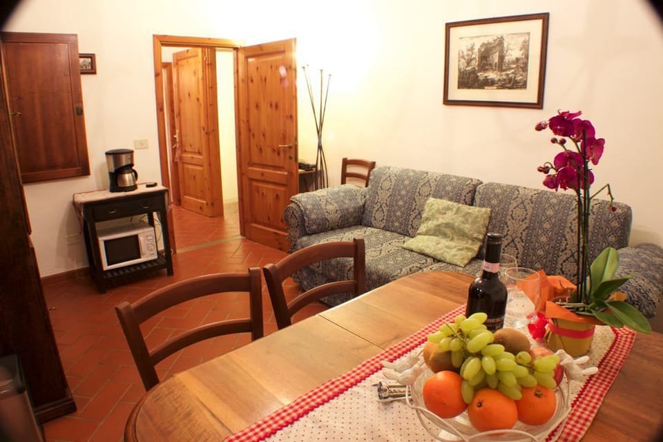 Suite, Terrace (Luigi) | Living area | LCD TV