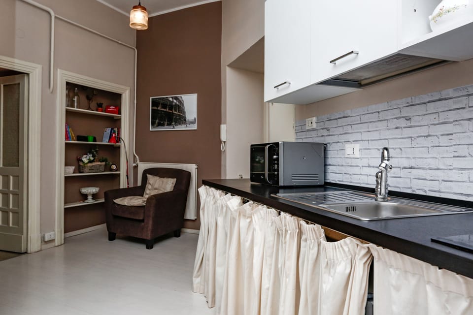 Apartment, 2 Bedrooms | Private kitchen | Full-size fridge, oven, stovetop, coffee/tea maker