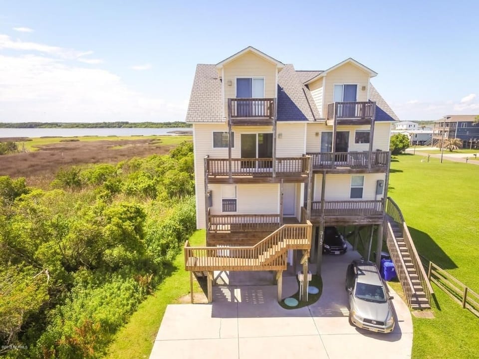 Peaceful Easy Feelin" (3143) is the Unit on the Left