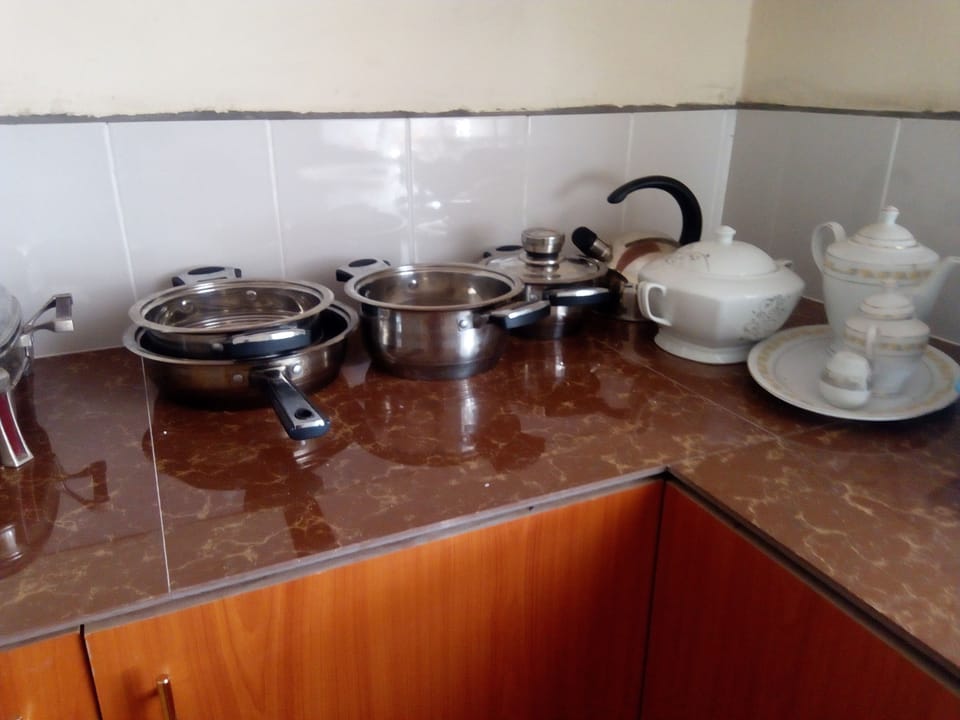 City Cottage, Courtyard View | Private kitchen | Fridge, microwave, oven, stovetop