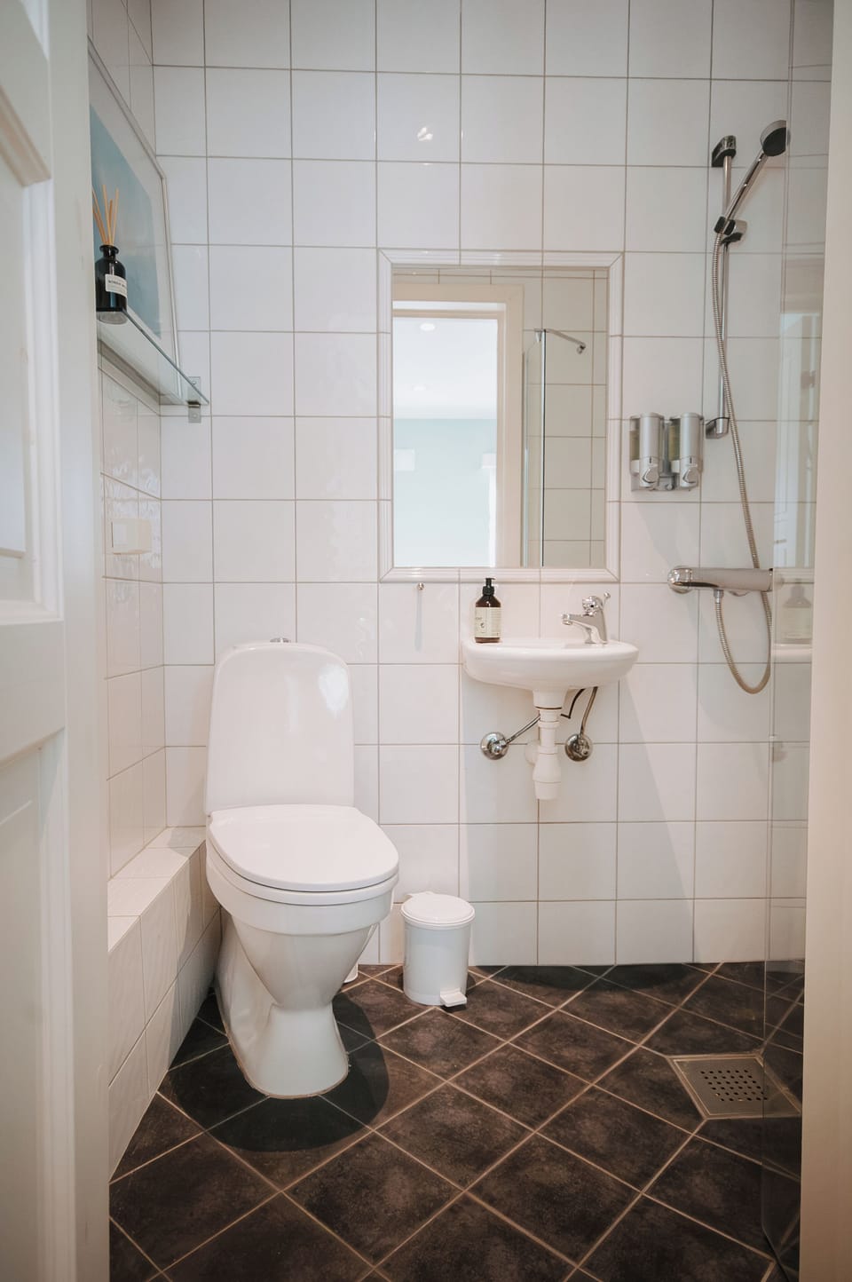 Single Room | 2 bedrooms, blackout drapes, soundproofing, free WiFi
