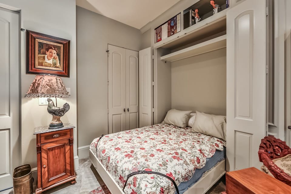 Queen size Murphy bed