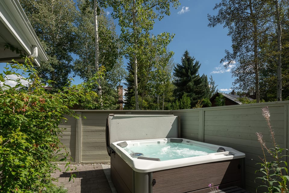 Private hot tub