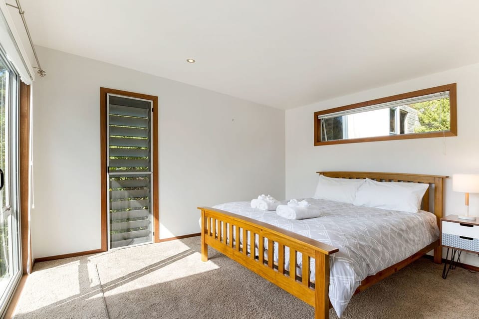 Premium House, Multiple Beds, Hot Tub, Garden View | 4 bedrooms, Egyptian cotton sheets, premium bedding