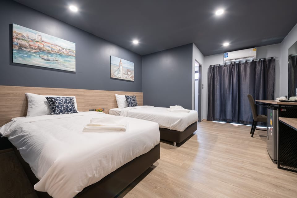 Superior Twin Room | Minibar, desk, free WiFi