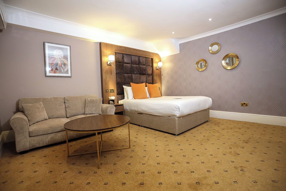 Premium Double Room | Iron/ironing board, free WiFi, bed sheets